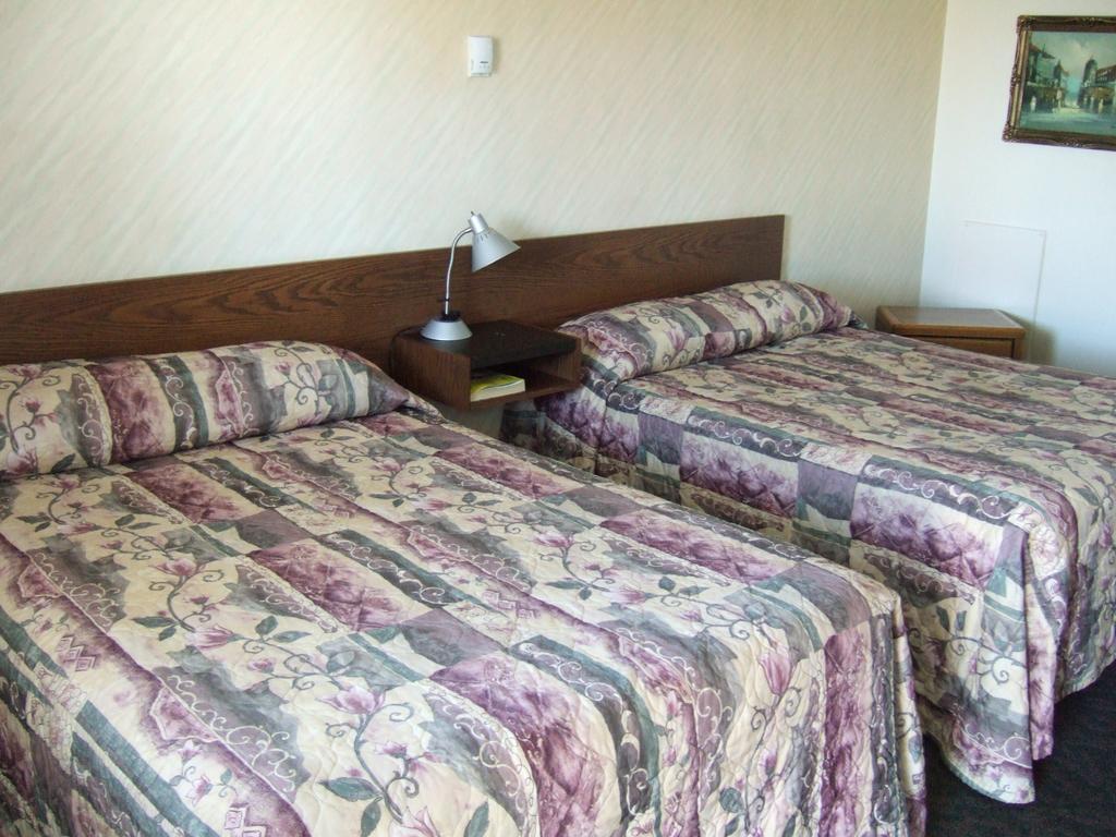 Wild Rose Inn Vegreville Zimmer foto